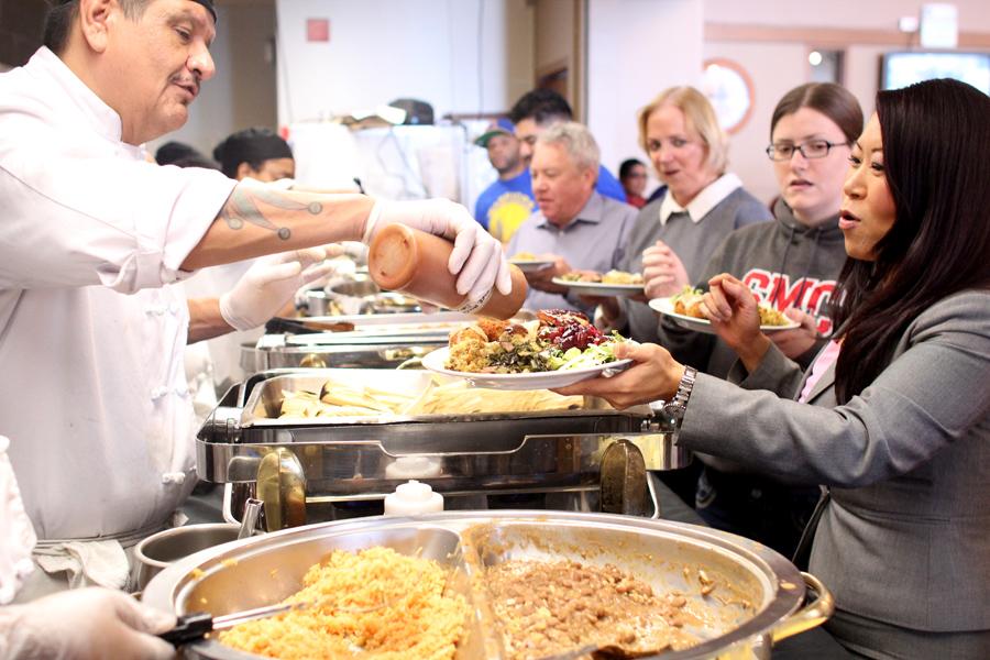 Thanksgiving lunch buffet provides traditional food 