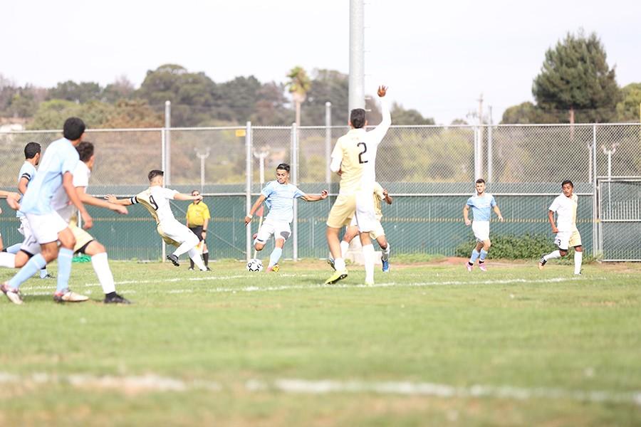 Comet midfielder Jorge Avina takes a shot during CCCs 3-0 win against Skyline College on Sept. 15.