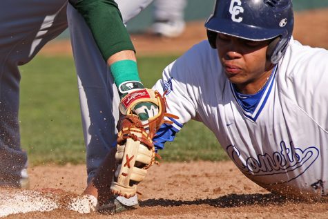 Baseball team rallies together despite two losses