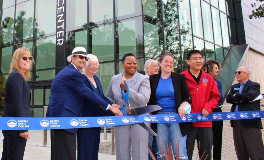 San Pablo, CA- CCC President Dr. Tia Robinson-Cooper and her colleagues prepare to formally open the the campus Science Center on Thursday, May 5, 2022. (Photo/Joseph Porrello)
