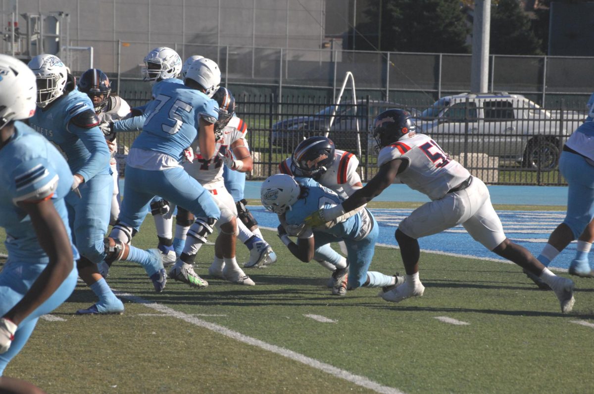 Contra Costa Comet player no#. 38, RB Keondre Palmer, showing his agility in gaining yardage.

San Pablo Ca, 11 November 2023, Contra Costa College vs College of Sequoias