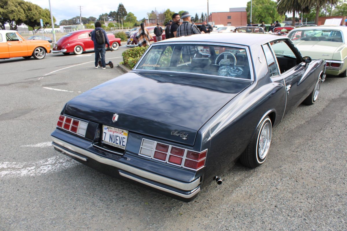 Dark  Navy blue Chevy Monte Carlo 
